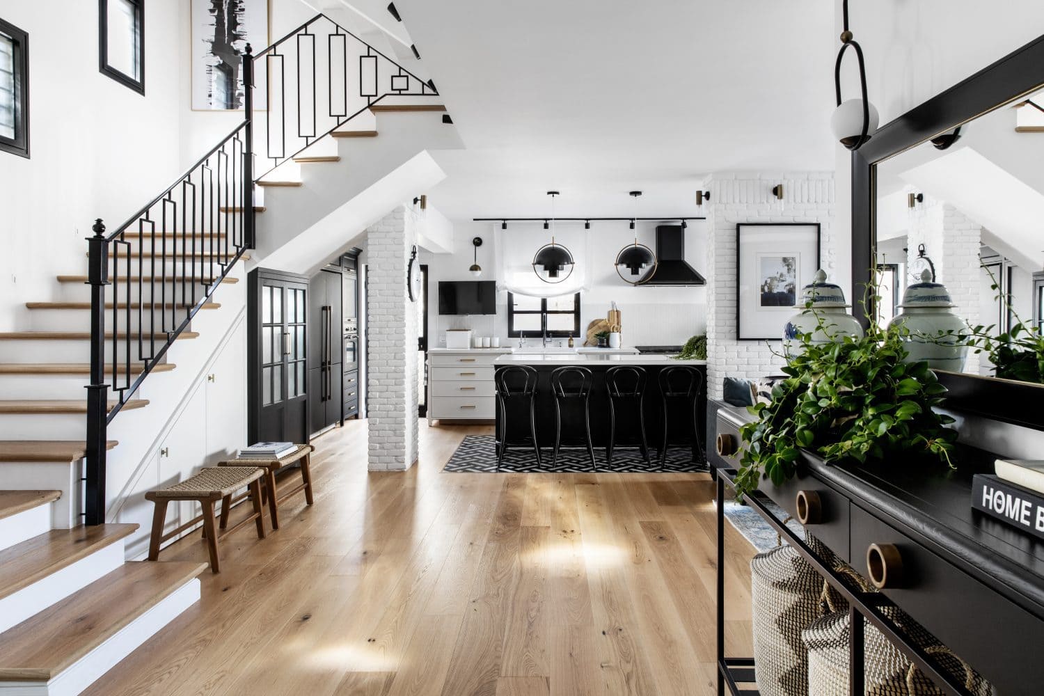 מטבח כפרי שחור לבן