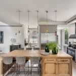 אי למטבח מעץ טבעי - עדי חליפה נגרות עילית